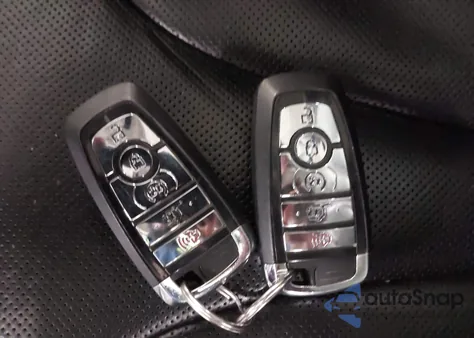 2021 Lincoln Nautilus Reserve z USA, uszkodzony, nr VIN 2LMPJ8K91MBL04741